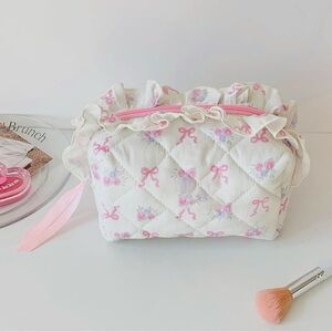 🎀 Quilted Ruffles Ribbons & Florals Makeup Essentials Bag NWT